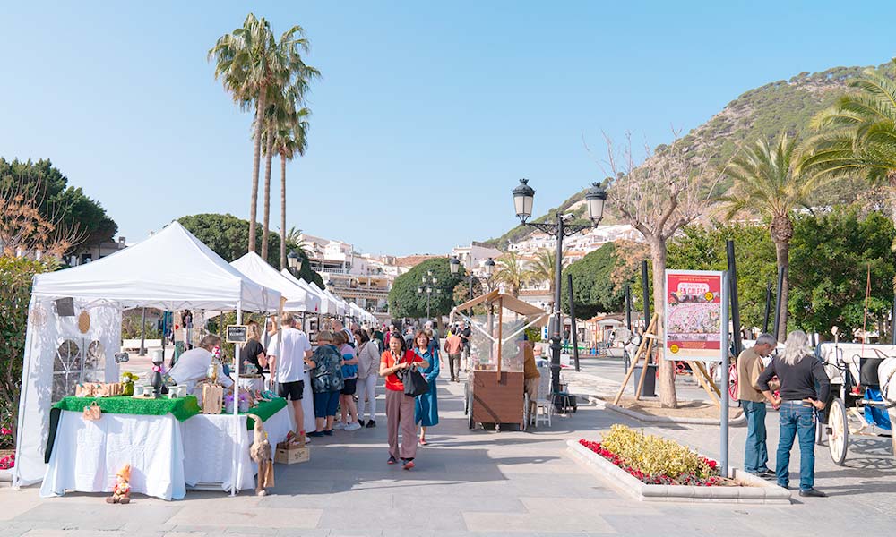 Centro Plaza Street Market, 27 years forming part of Puerto Banus Street  Market - Centro Plaza