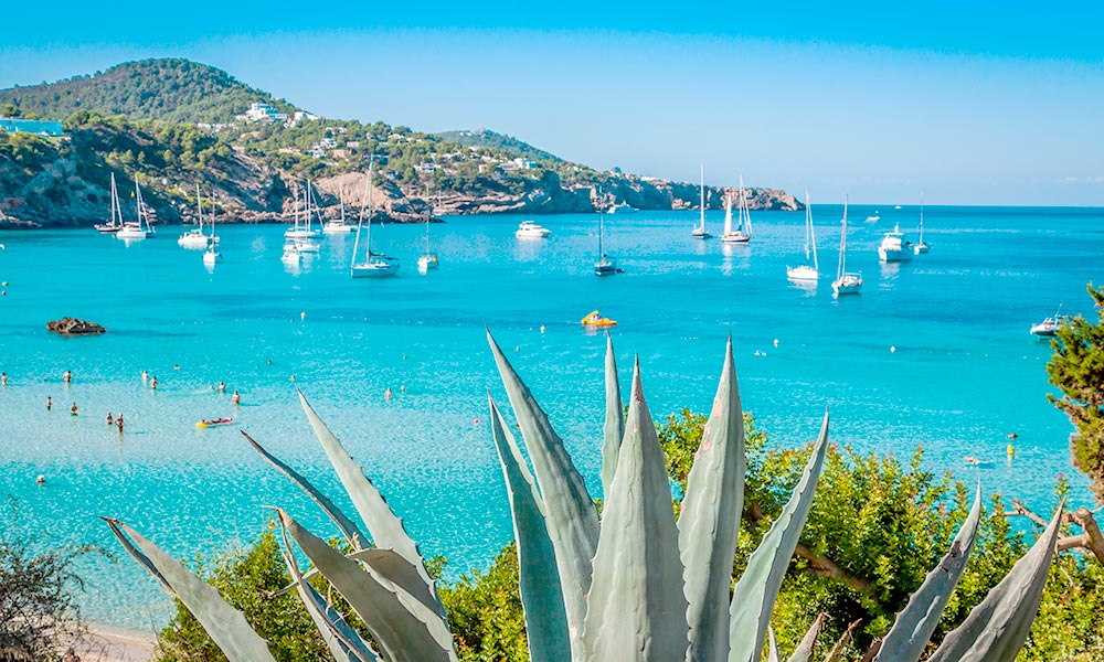 https://www.amarehotels.com/wp-content/uploads/2022/06/beaches-and-coves-ibiza.jpg